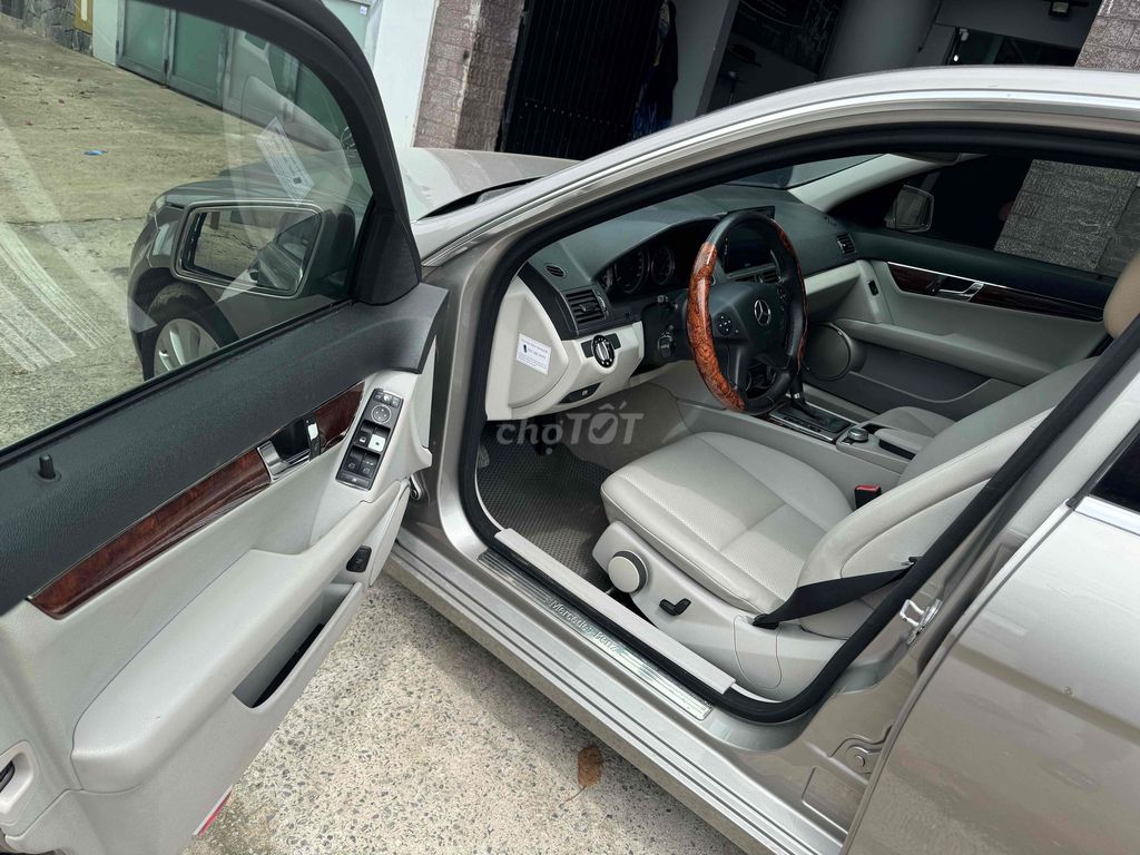 Mercedes-Benz - ảnh 2