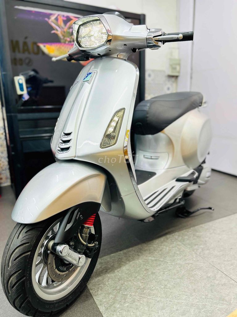 Piaggio Vespa 2022 - ảnh 1