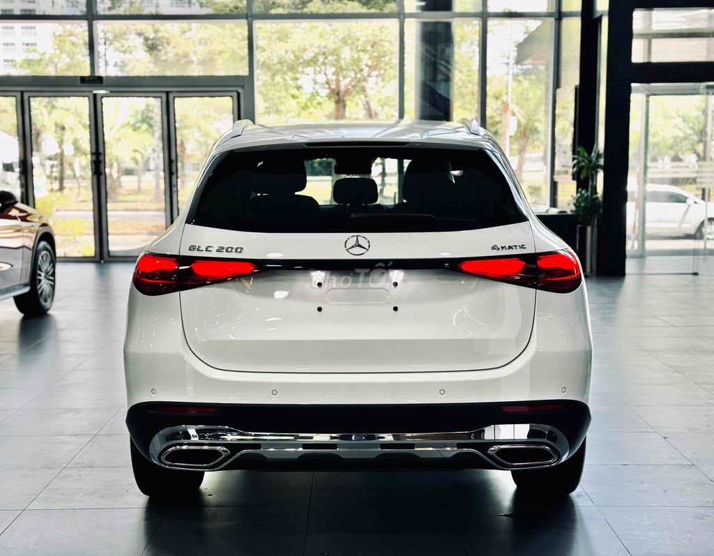 Mercedes-Benz GLC 200 4Matic - ảnh 4