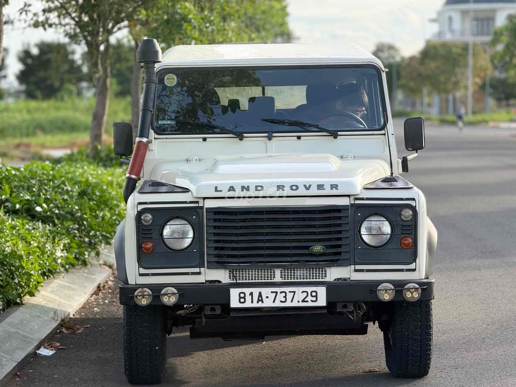 Land Rover Defender - ảnh 1