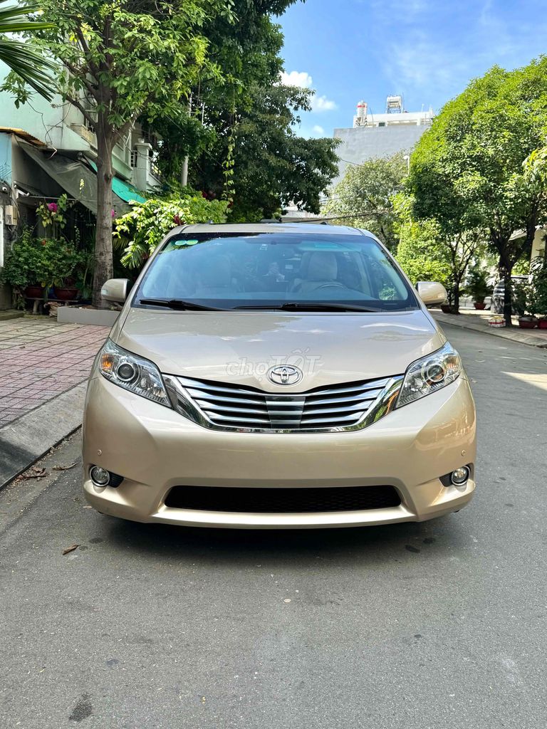 Toyota Sienna 2012 - ảnh 1