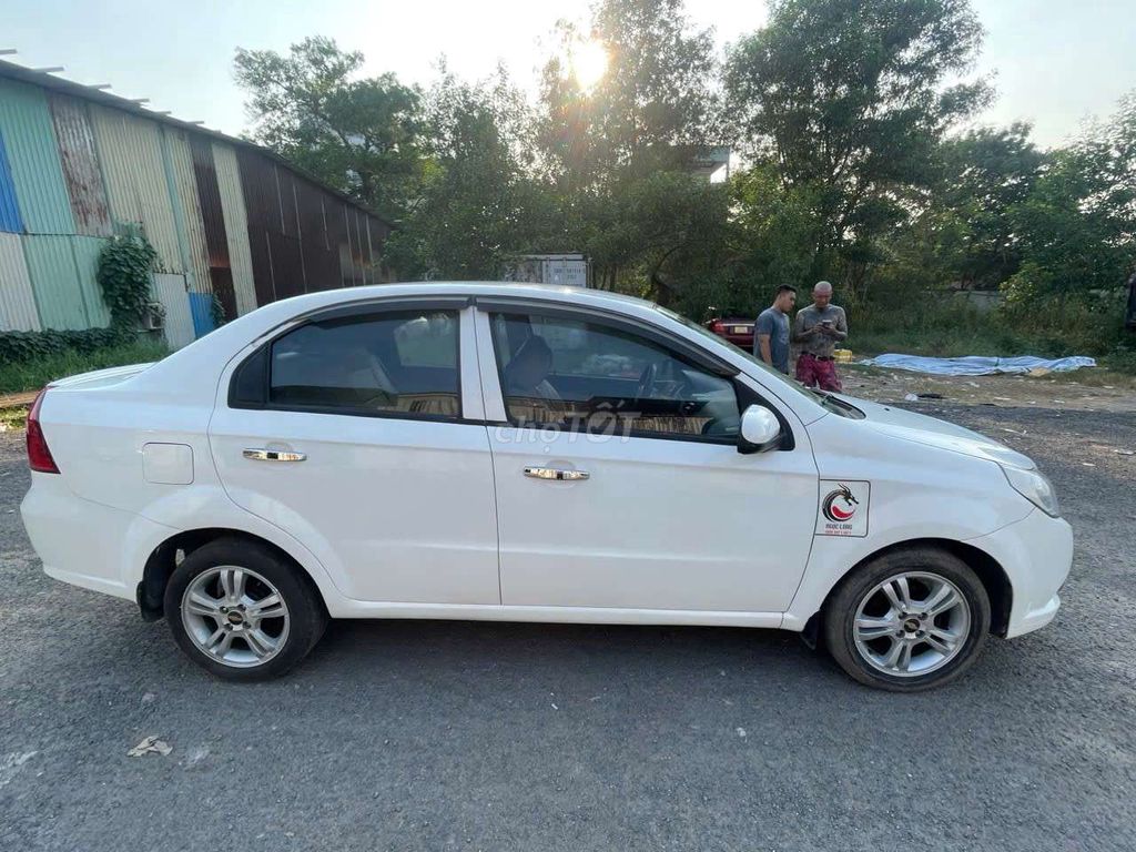 Chevrolet Aveo 2018 - ảnh 1