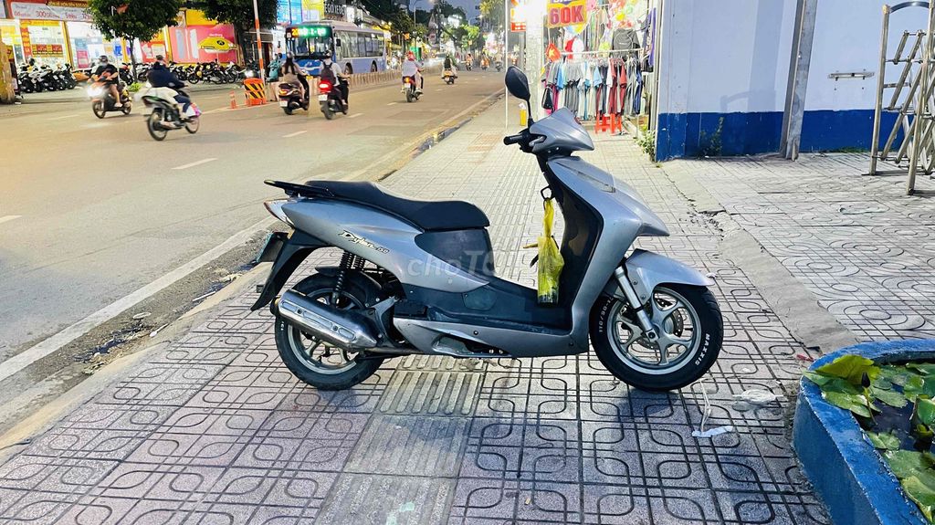 Honda 2002 - ảnh 1