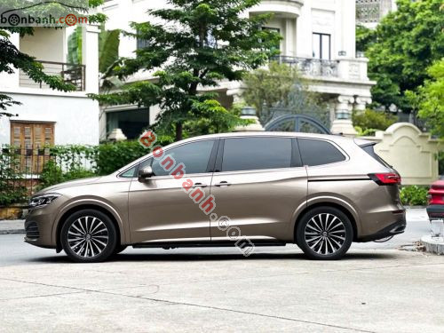 Volkswagen Viloran Luxury 2024 - ảnh 1