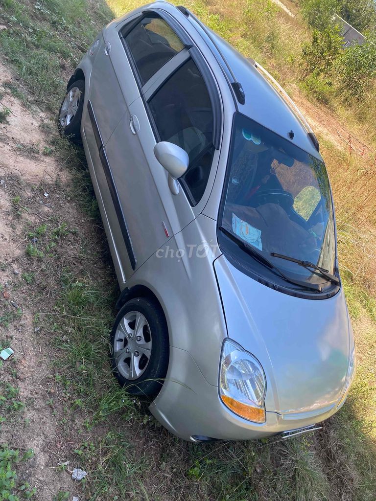 Chevrolet Spark - ảnh 2
