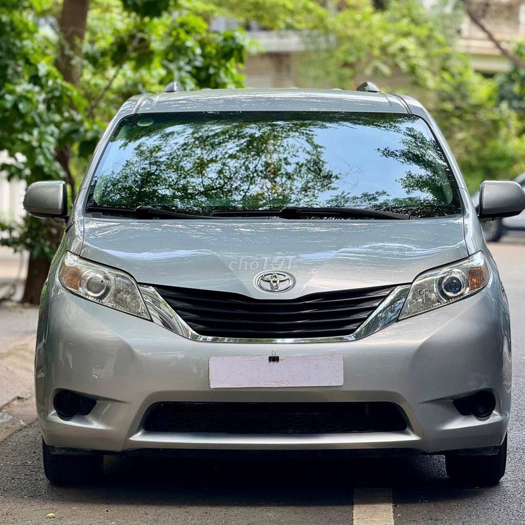 Toyota Sienna 2010 - ảnh 1