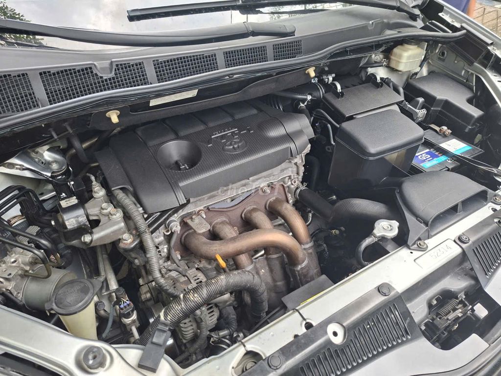 Toyota Sienna 2010 - ảnh 4