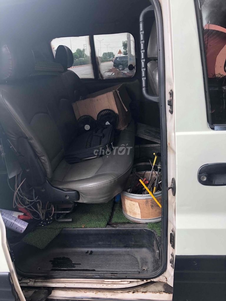 Hyundai Starex 2004 - ảnh 5