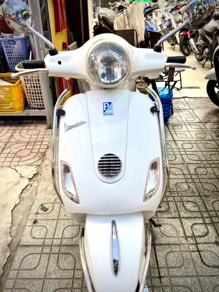 Piaggio Vespa 2011 - ảnh 1