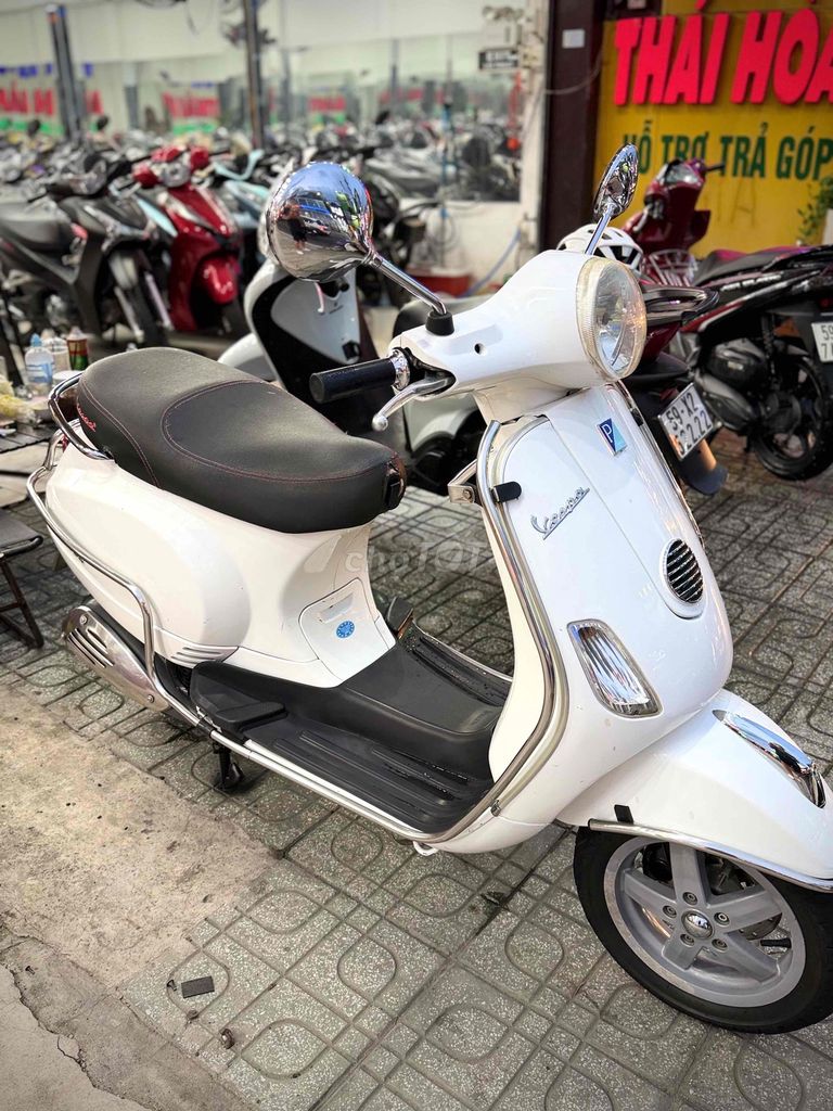 Piaggio Vespa 2011 - ảnh 4
