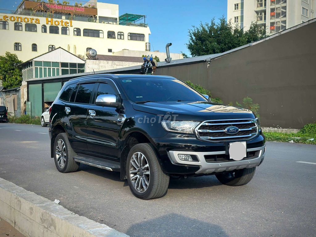 Ford Everest 2020 - ảnh 1