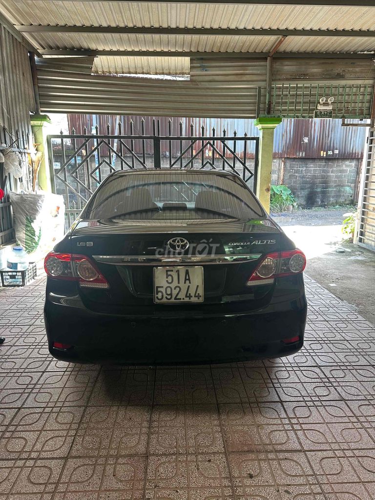 Toyota Corolla Altis - ảnh 2