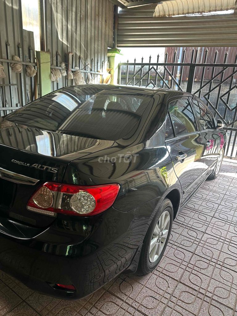 Toyota Corolla Altis - ảnh 4
