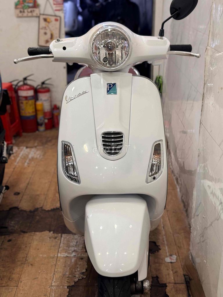 Piaggio Vespa 2012 - ảnh 1