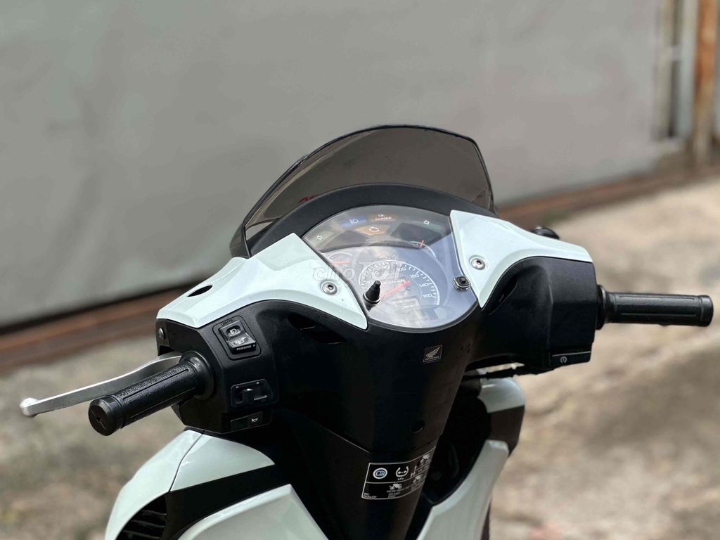 Honda SH 2011 - ảnh 4
