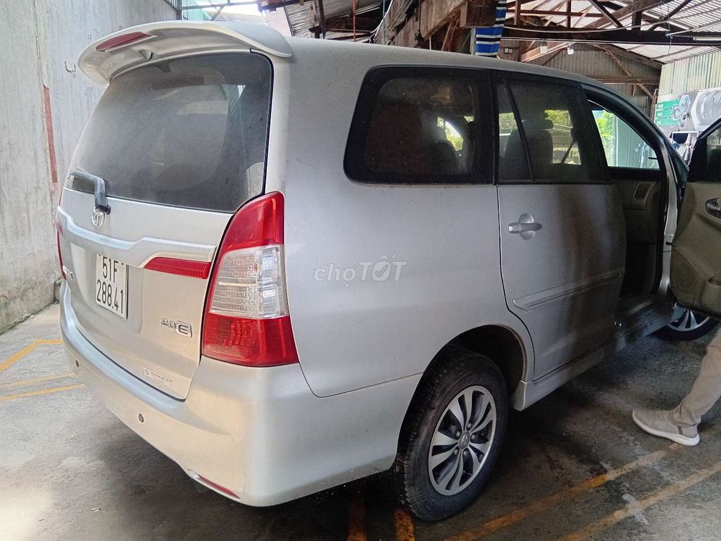 Toyota Innova 2.0E 2015 - ảnh 2