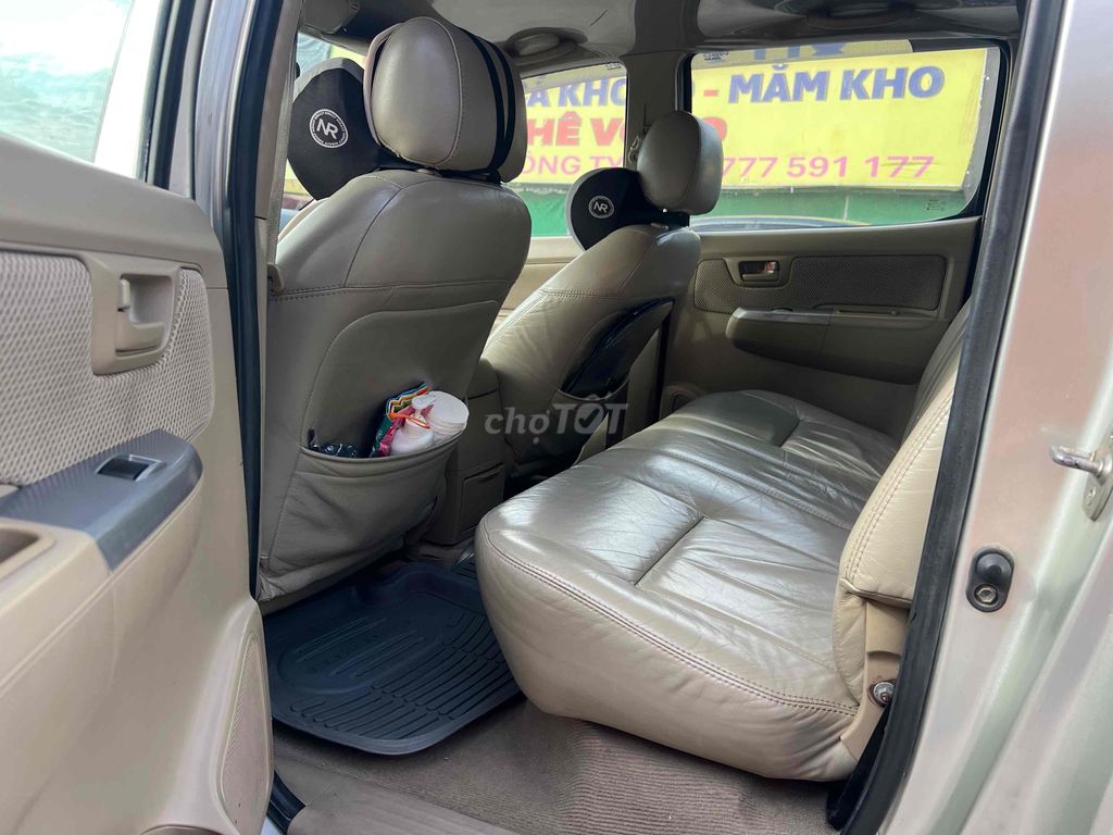 Toyota Hilux - ảnh 5