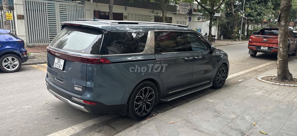 Kia Carnival - ảnh 1