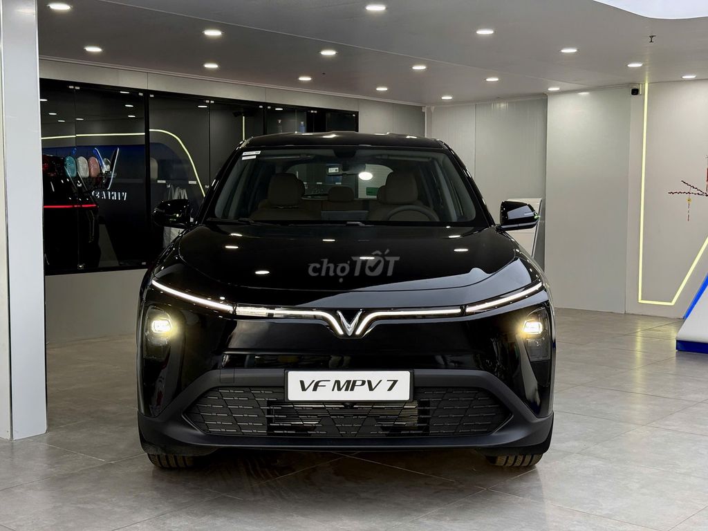 VinFast MPV 7 - ảnh 1