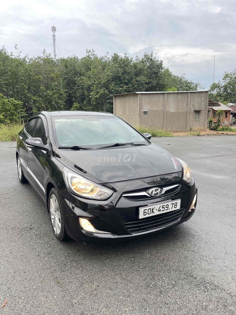 Hyundai Accent 2012 - ảnh 1
