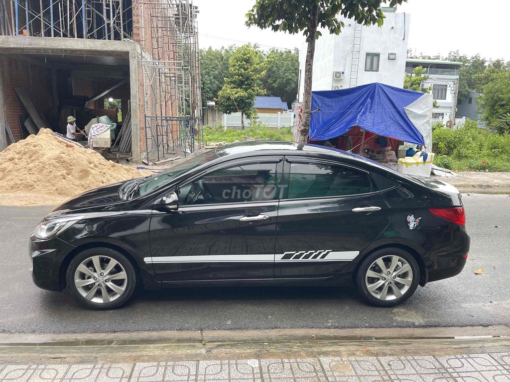 Hyundai Accent 2012 - ảnh 3