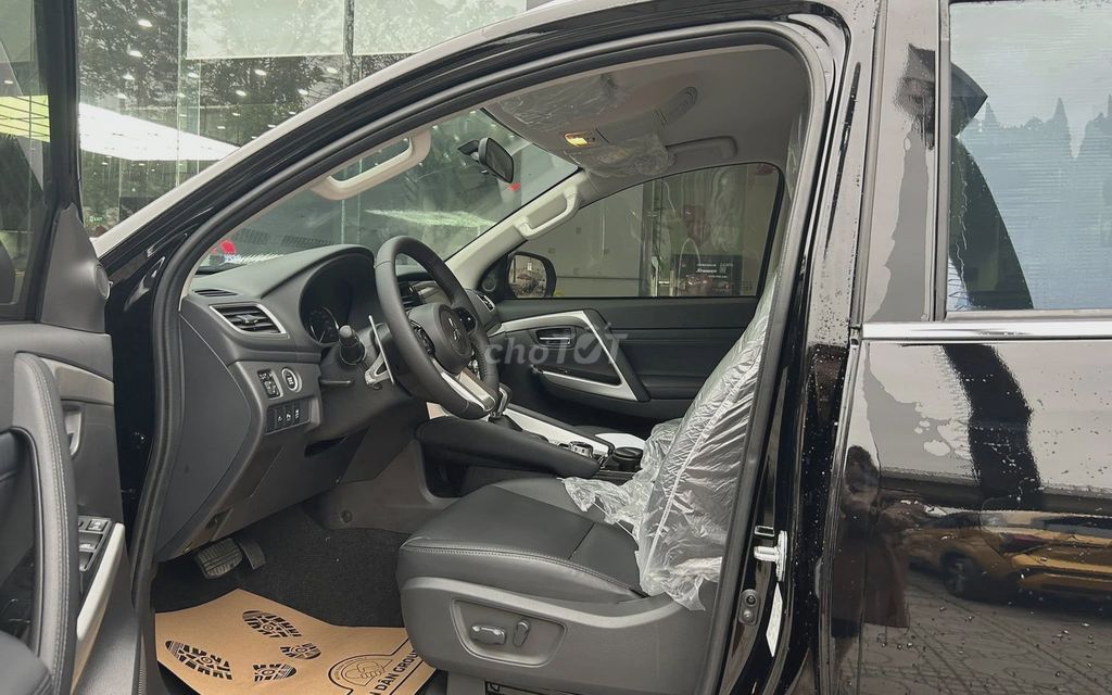 Mitsubishi Pajero Sport - ảnh 2