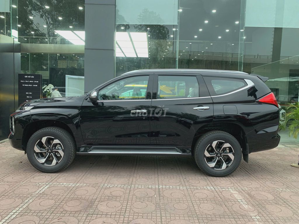 Mitsubishi Pajero Sport - ảnh 4