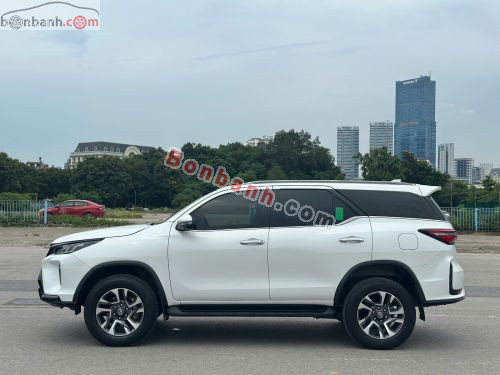 Toyota Fortuner 2.4G 4x2 AT Legender 2021 - ảnh 4