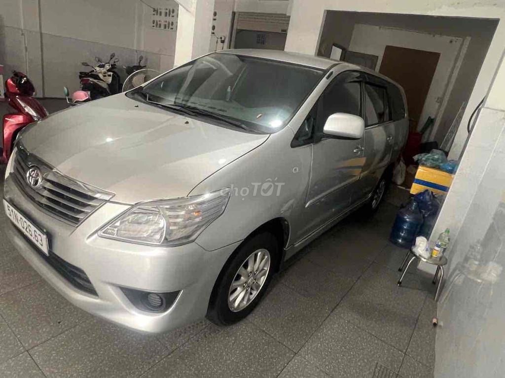 Toyota Innova - ảnh 2