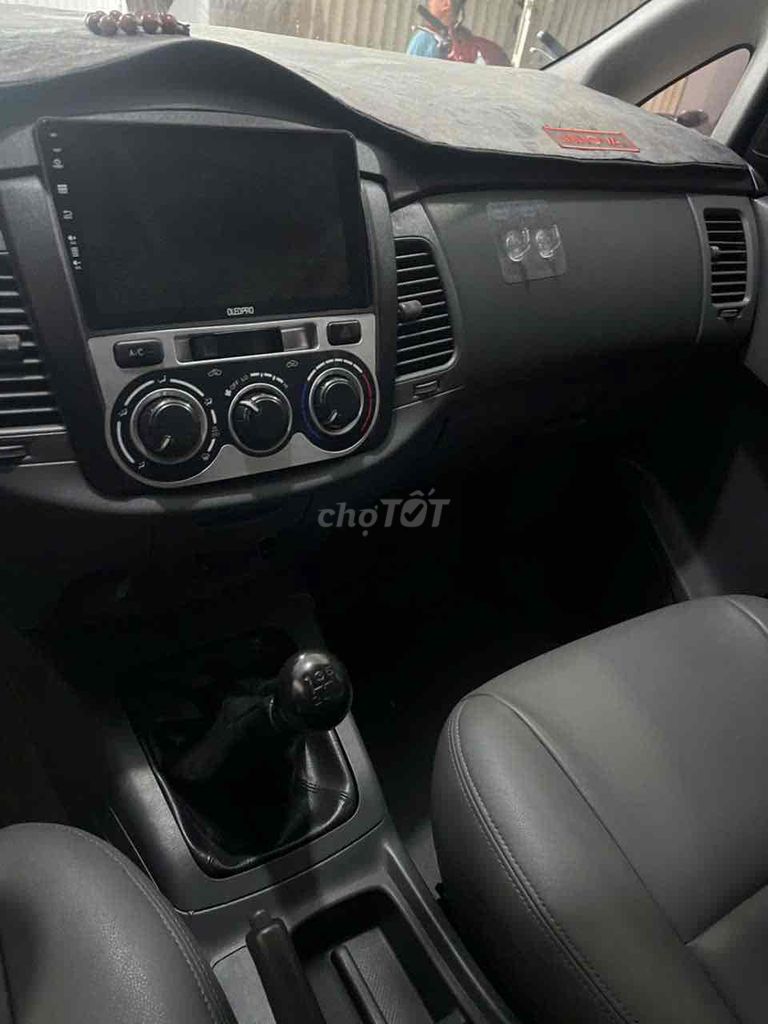 Toyota Innova - ảnh 3