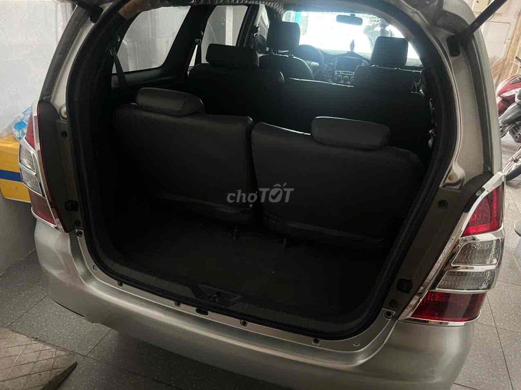 Toyota Innova - ảnh 5