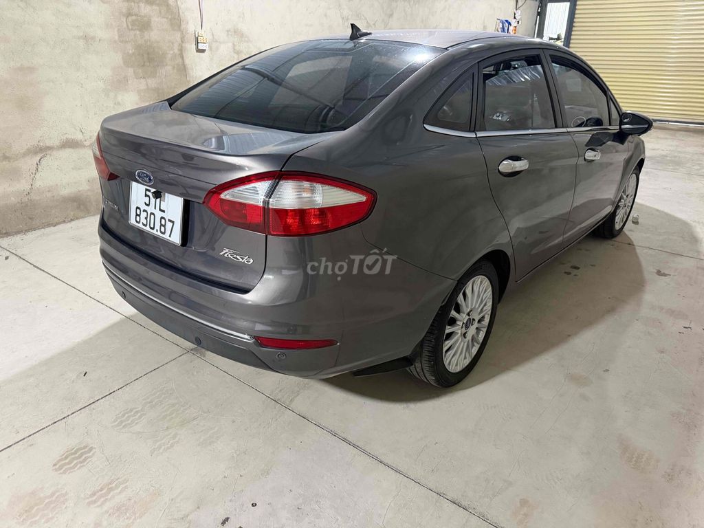 Ford Fiesta - ảnh 4