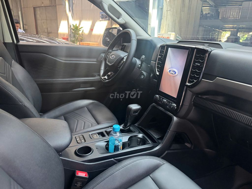 Ford Everest 2025 - ảnh 4