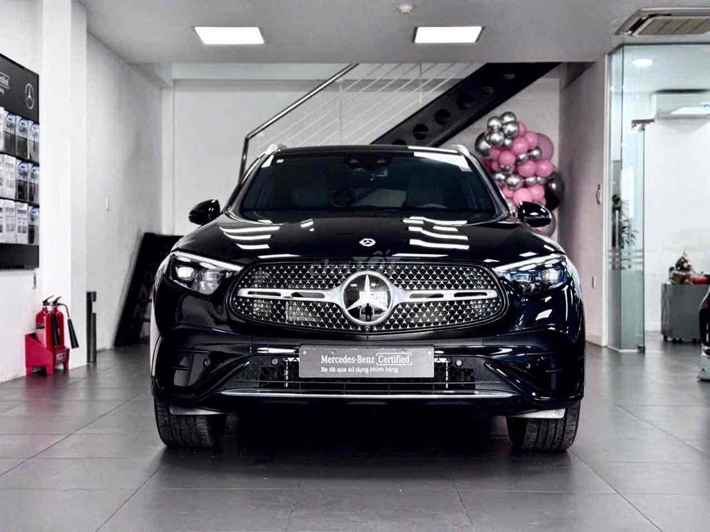 Mercedes-Benz GLC 2023 - ảnh 1