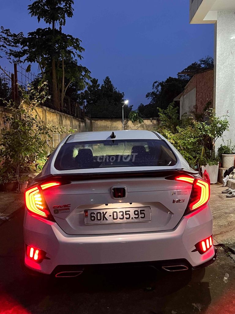 Honda Civic - ảnh 1