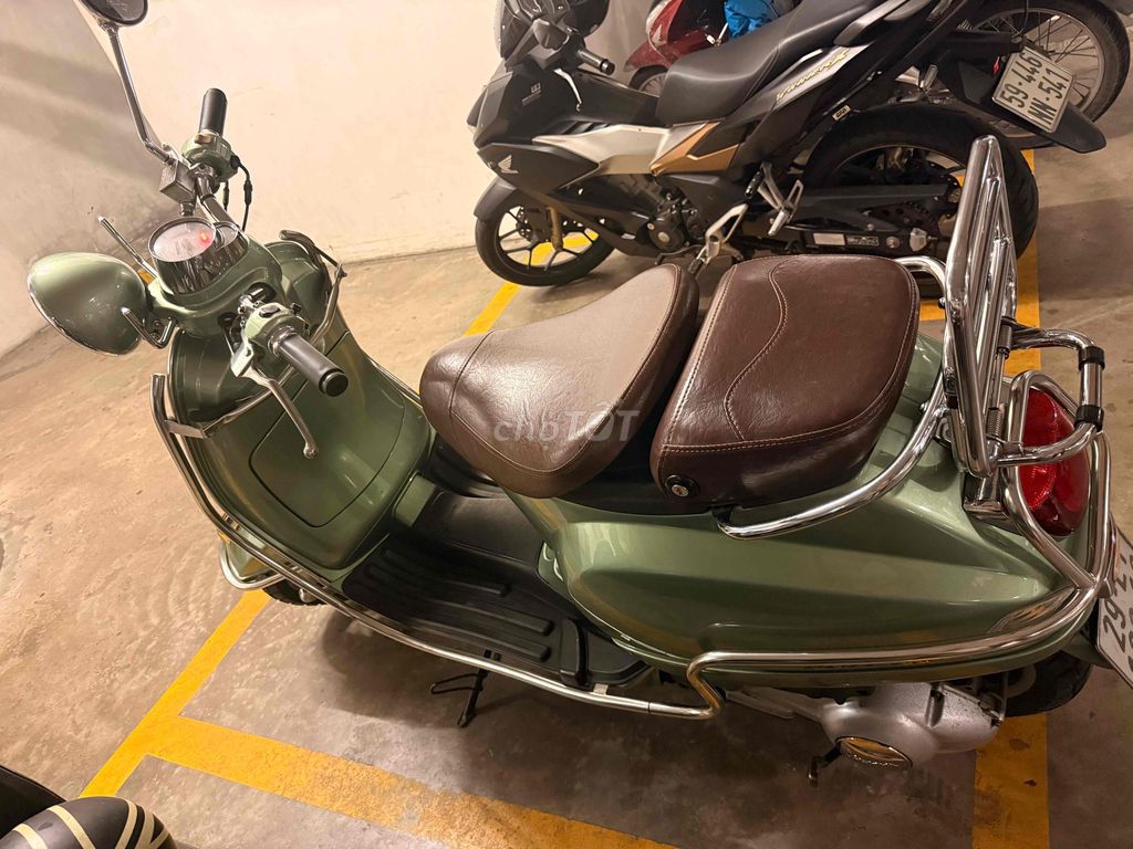 Piaggio Vespa 2011 - ảnh 2