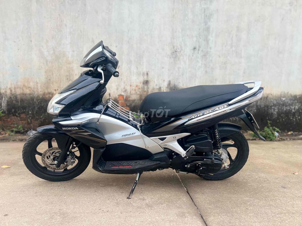 Honda Air Blade 2010 - ảnh 3