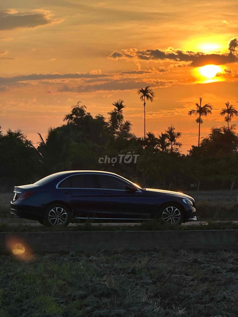 Mercedes-Benz 2018 - ảnh 1