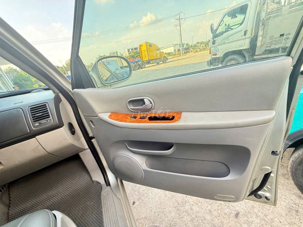 Kia Carnival 2009 - ảnh 4