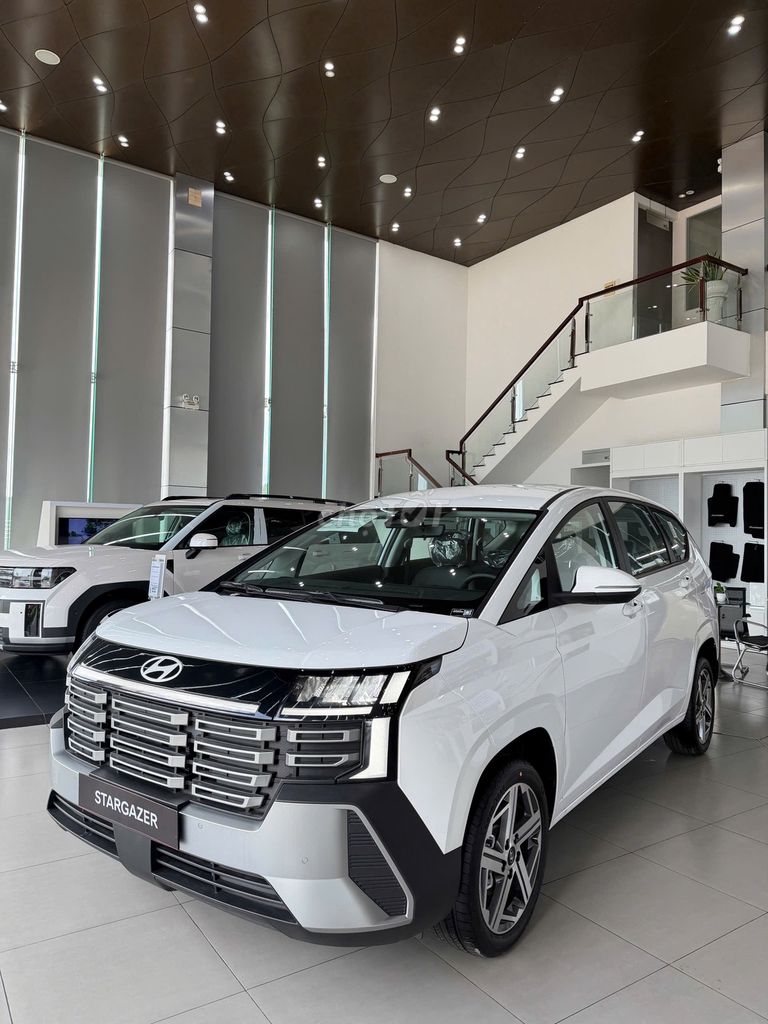 Hyundai Stargazer - ảnh 2
