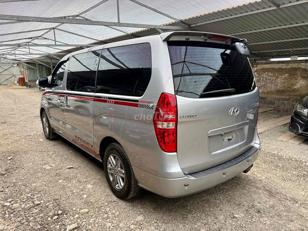 Hyundai Starex 2017 - ảnh 4