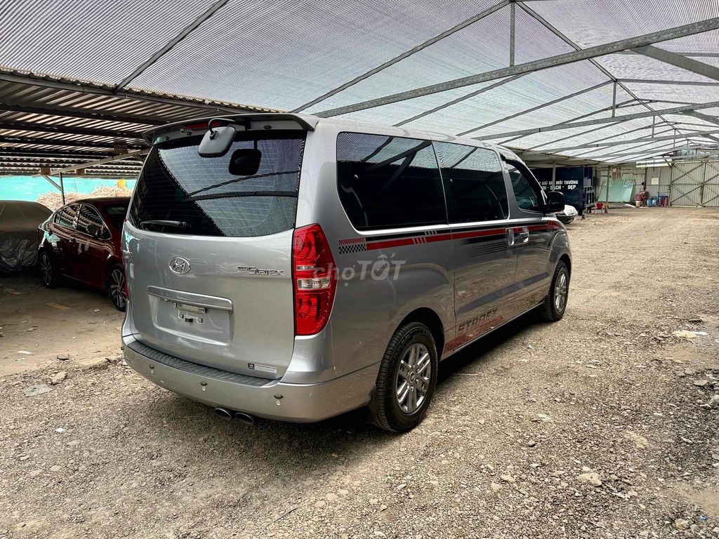 Hyundai Starex 2017 - ảnh 5