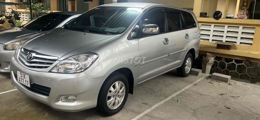 Toyota Innova 2010 - ảnh 2