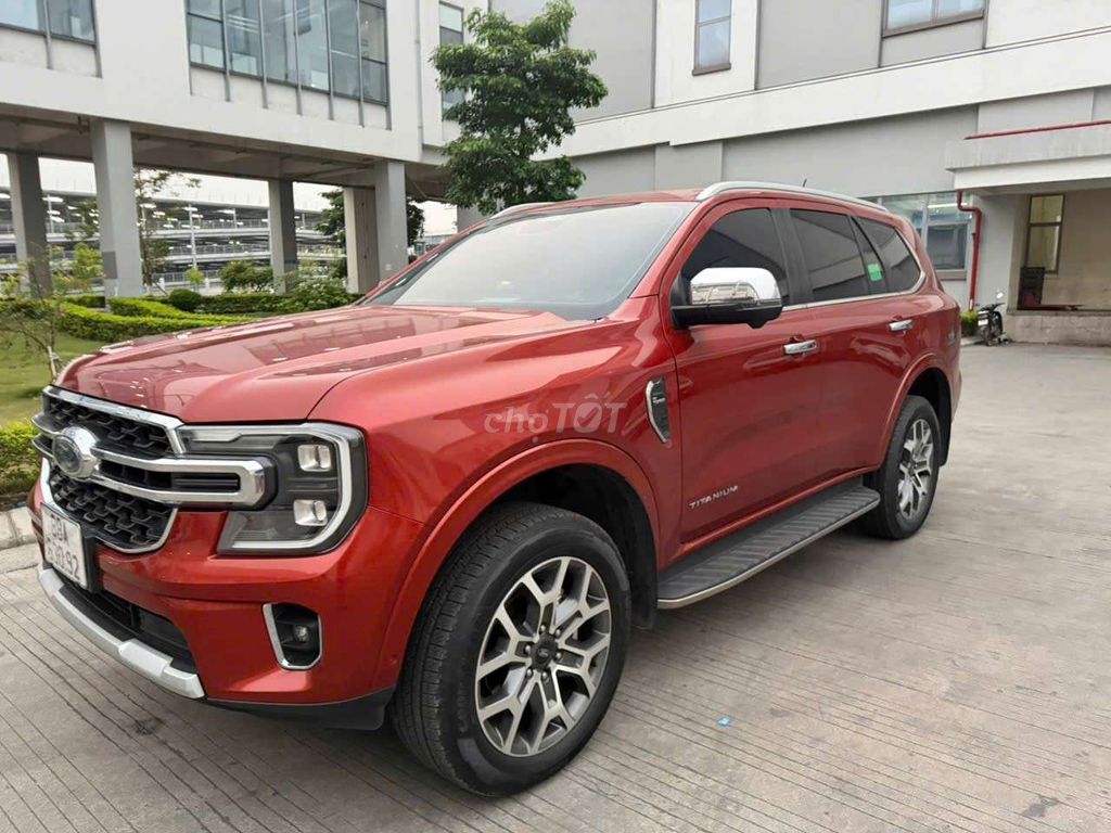 Ford Everest - ảnh 2