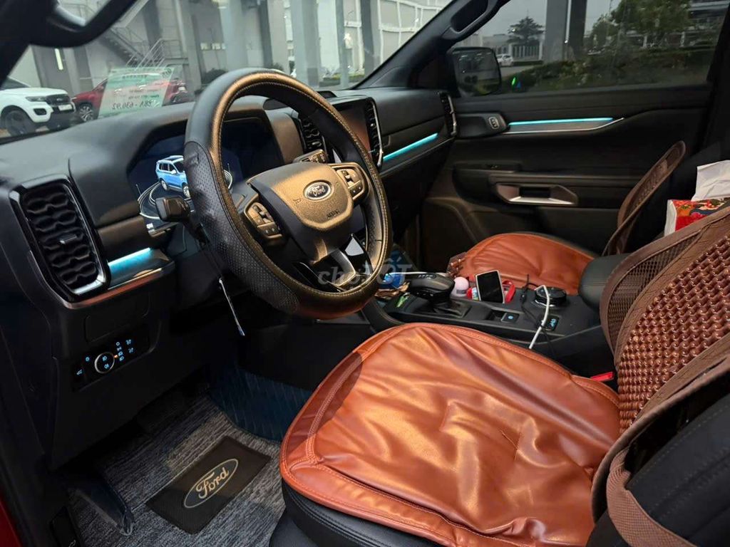 Ford Everest - ảnh 3