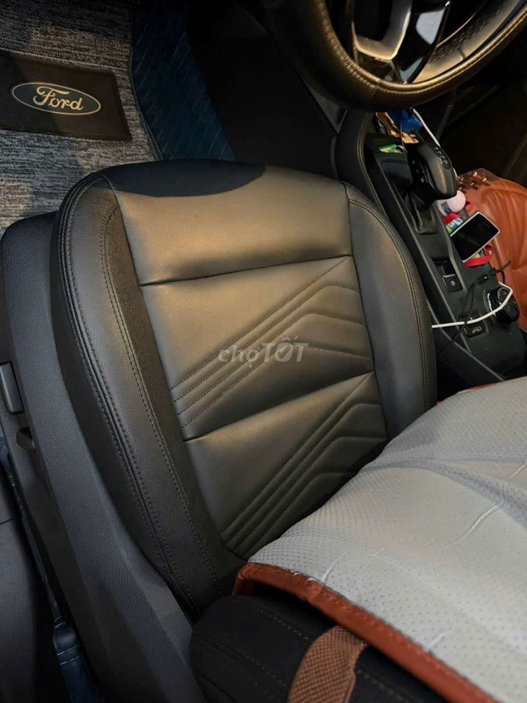 Ford Everest - ảnh 4