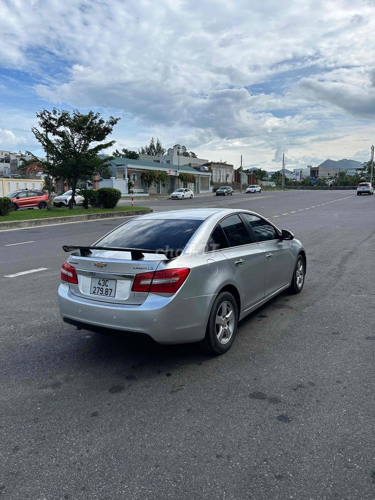 Chevrolet Cruze 2011 - ảnh 4