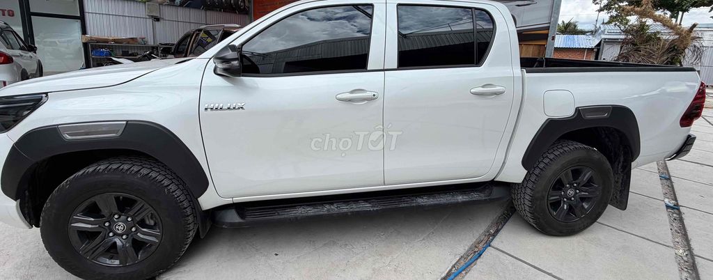 Toyota Hilux 2025 - ảnh 2