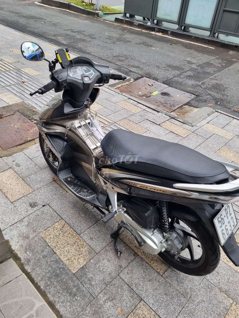 Honda Air Blade 2010 - ảnh 3