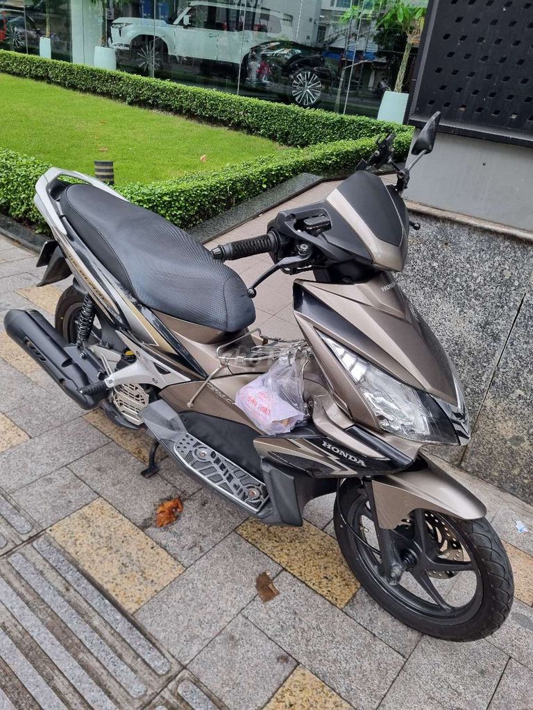 Honda Air Blade 2010 - ảnh 4